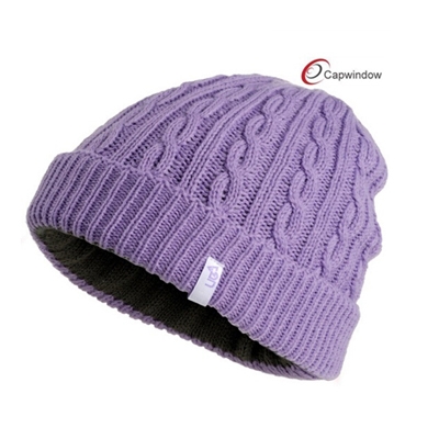 查看 Women's Knitted Winter Cap with Woven Label 详情